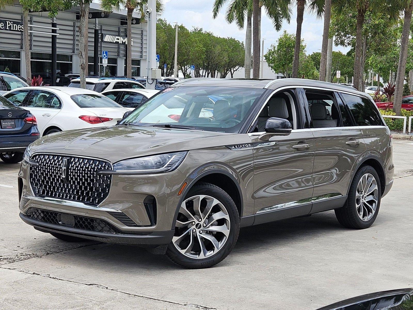 2025 Lincoln Aviator Reserve AWD in Harbor Gray Clearcoat — front three-quarter view